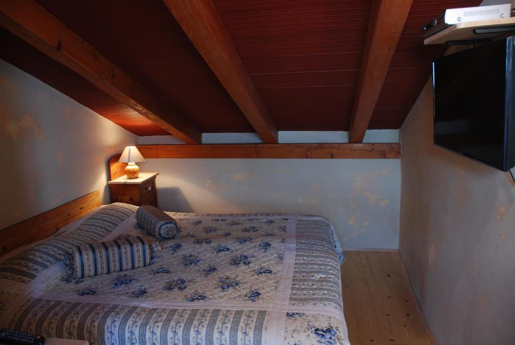 Kamene Price Rooms, Music And Food Bale Room photo